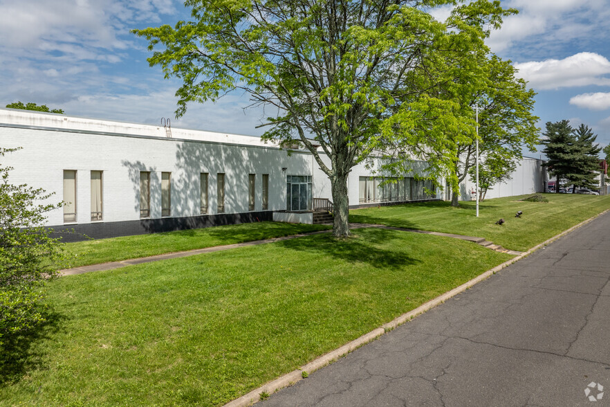 1202 Airport Rd, North Brunswick, NJ for lease - Building Photo - Image 2 of 12