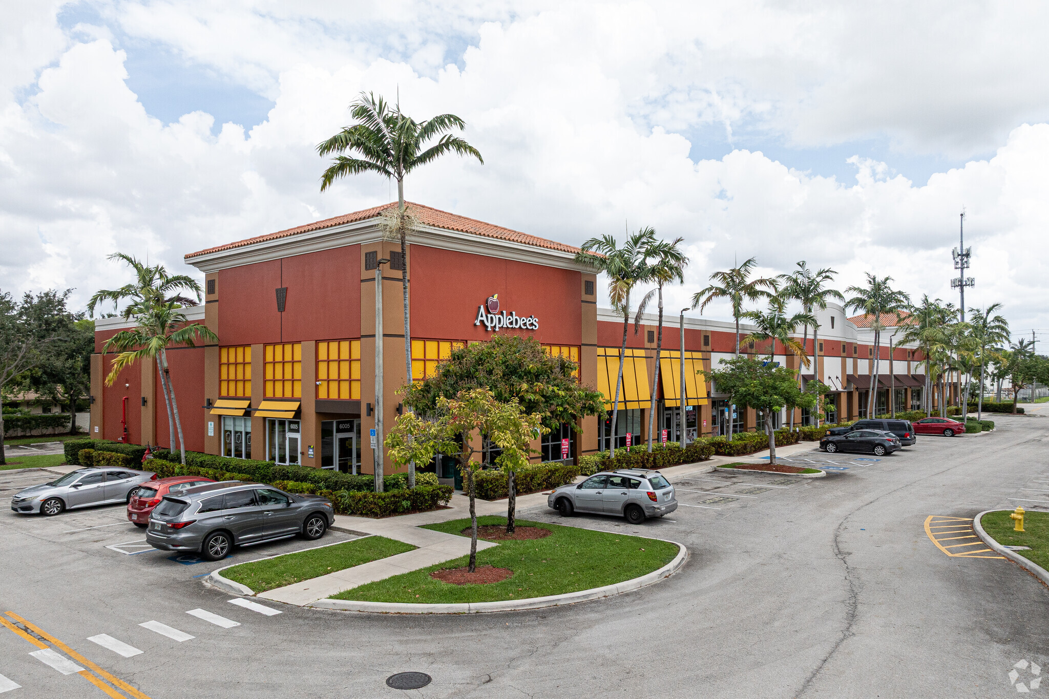6001-6095 N University Dr, Tamarac, FL for lease Primary Photo- Image 1 of 24