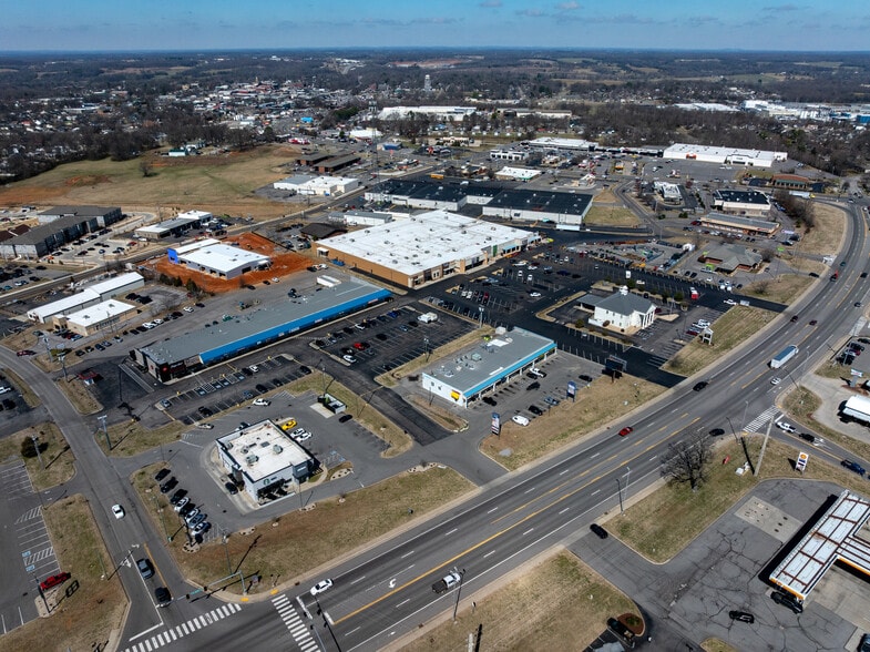 3556 Tom Austin Hwy, Springfield, TN à louer - Photo du bâtiment - Image 2 de 27