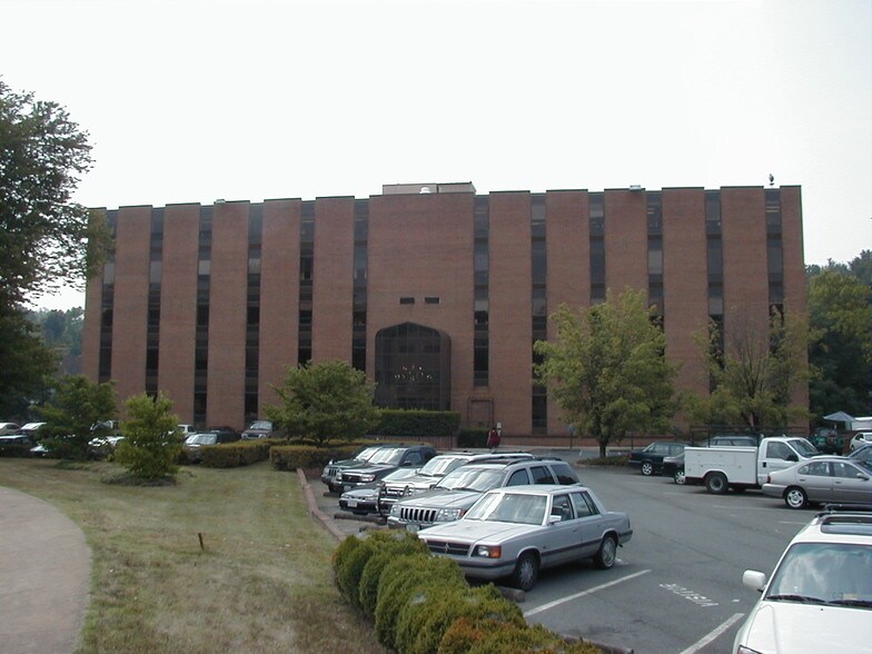 1 Morton Dr, Charlottesville, VA for lease - Building Photo - Image 3 of 4