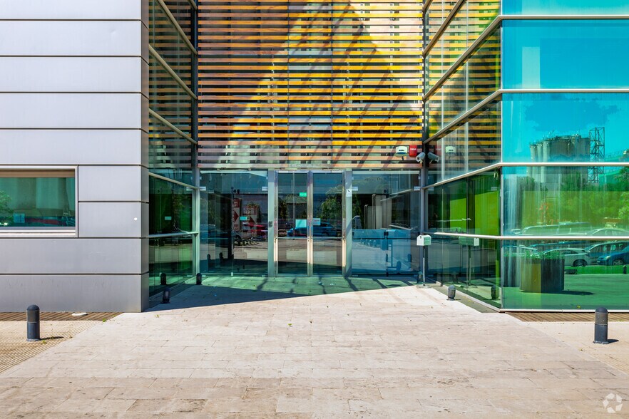 Carrer de la Garrotxa, 2, El Prat de Llobregat, Barcelona à louer - Photo du bâtiment - Image 3 de 4