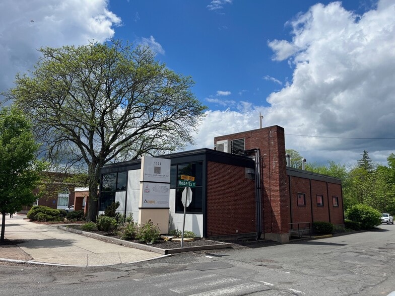 1111 Main St, East Hartford, CT for lease - Building Photo - Image 1 of 7