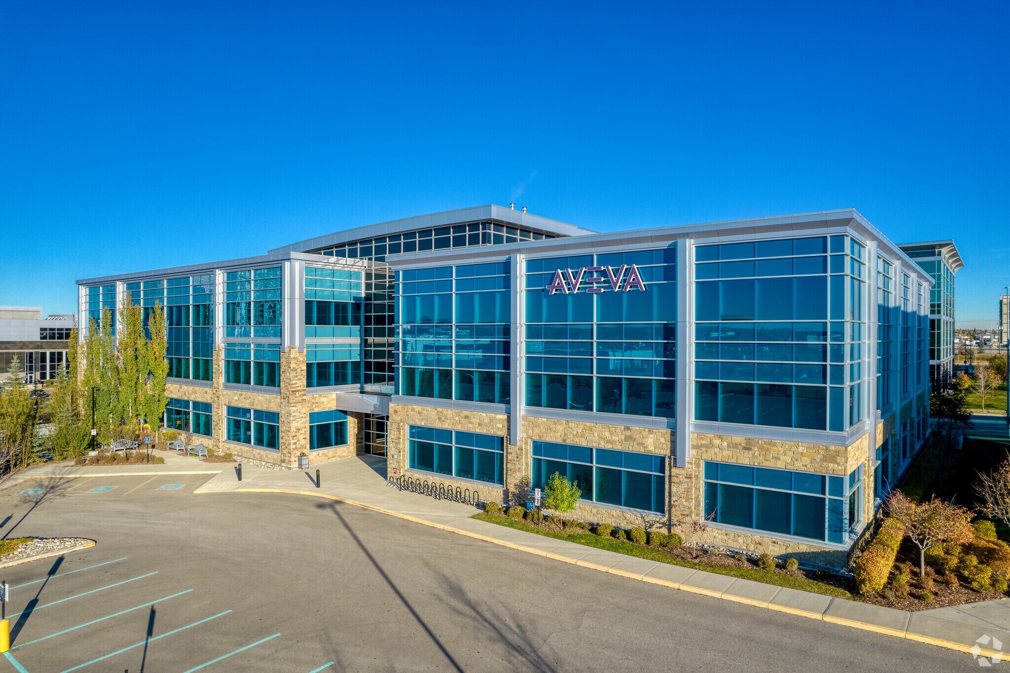 49 Quarry Park Blvd SE, Calgary, AB à vendre Photo du bâtiment- Image 1 de 1