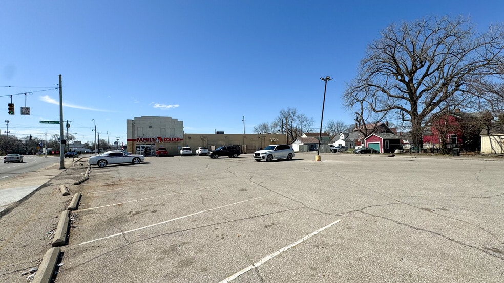 7439 Vine St, Cincinnati, OH for sale - Building Photo - Image 2 of 13