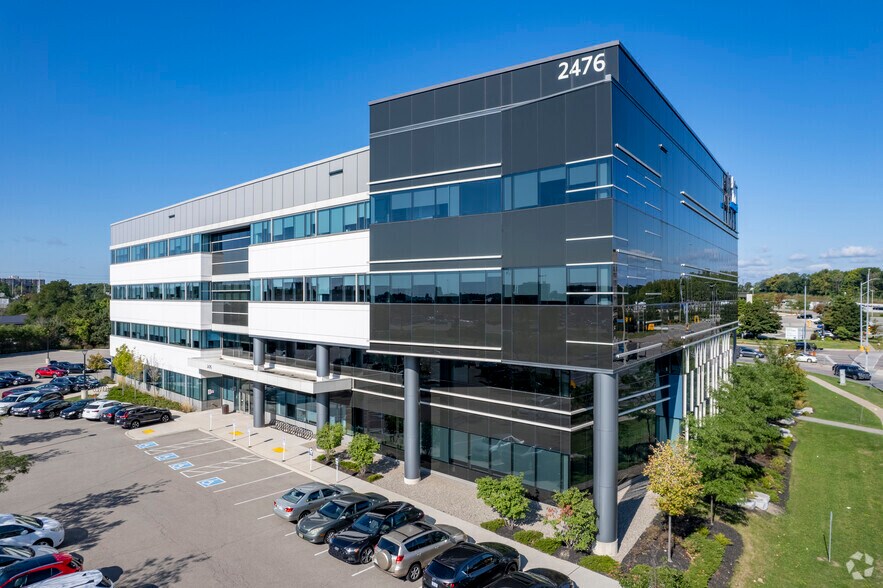 2476 Argentia Rd, Mississauga, ON à louer - Photo principale - Image 1 de 9