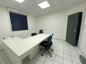 Flex in Vénissieux for lease Interior Photo- Image 1 of 4