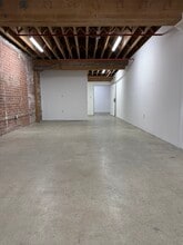 941 E 2nd St, Los Angeles, CA à louer Photo intérieure- Image 2 de 5