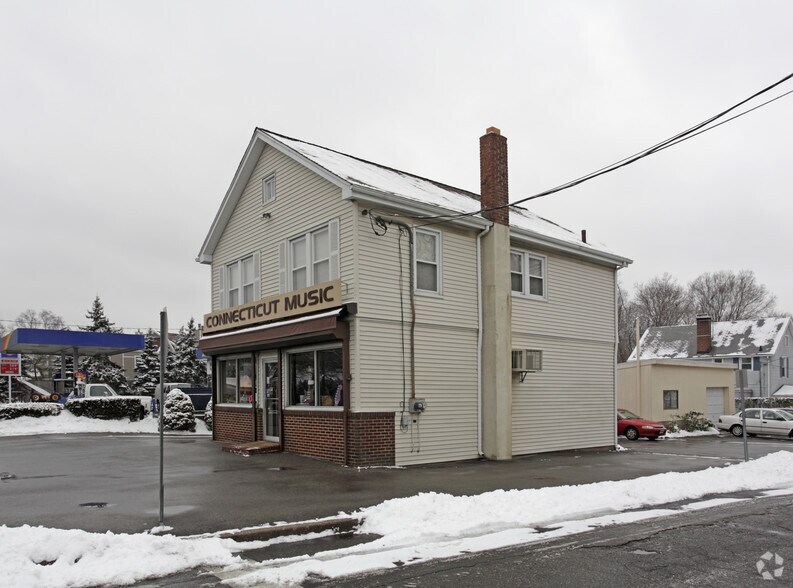 592 Newfield Ave, Stamford, CT à louer - Photo du bâtiment - Image 2 de 2
