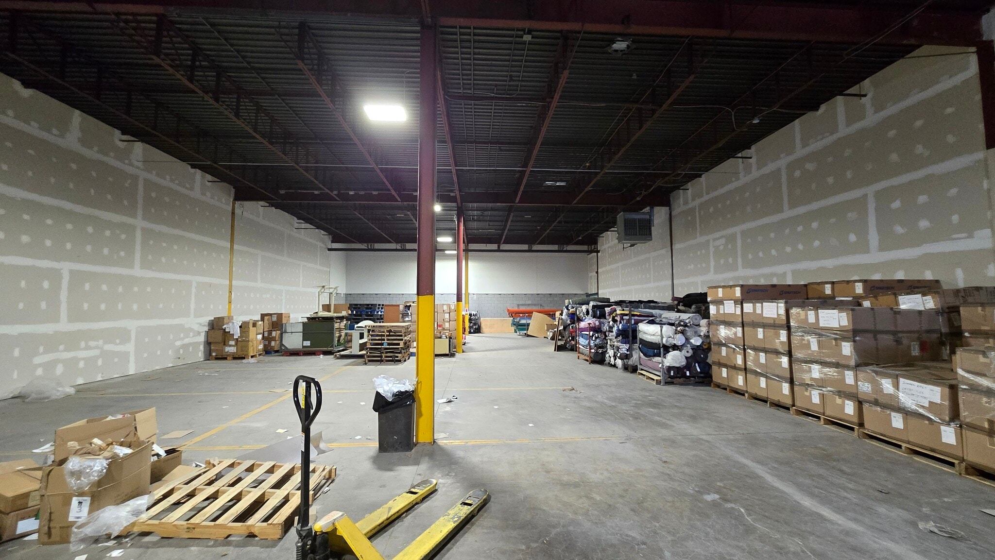 7790 Ch De La Côte-De-Liesse, Saint-Laurent, QC for lease Building Photo- Image 1 of 1