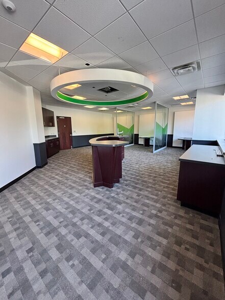 1298 Cronson Blvd, Crofton, MD à louer - Photo du bâtiment - Image 3 de 8
