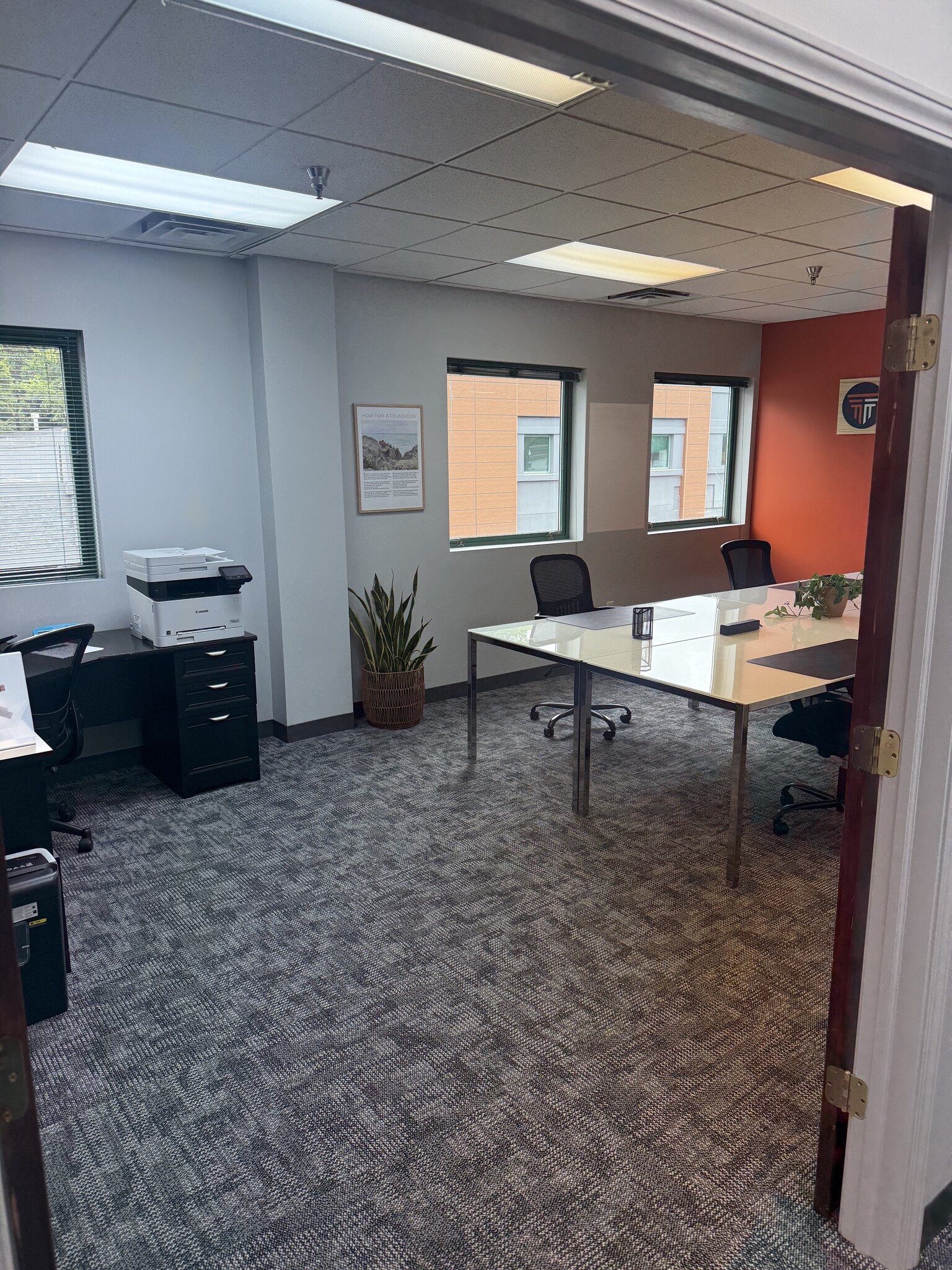 808-812 Lyndon Ln, Louisville, KY for lease Interior Photo- Image 1 of 6