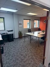 808-812 Lyndon Ln, Louisville, KY for lease Interior Photo- Image 1 of 6