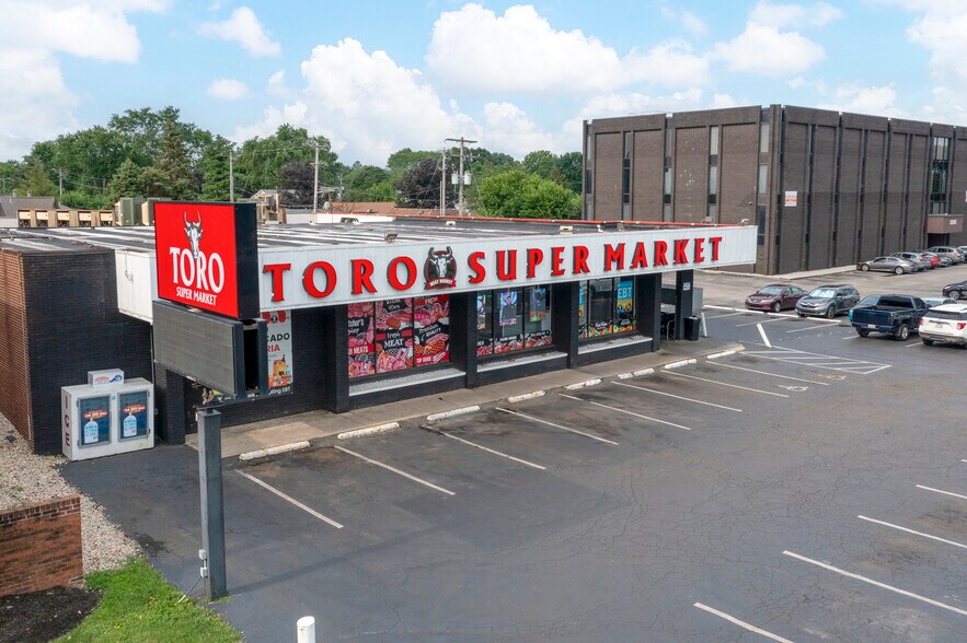 1405 E Dublin Granville Rd, Columbus, OH à vendre - Photo du bâtiment - Image 3 de 6