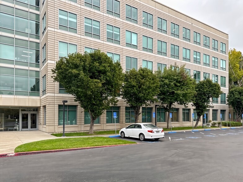6200 Stoneridge Mall Rd, Pleasanton, CA for lease - Building Photo - Image 3 of 16