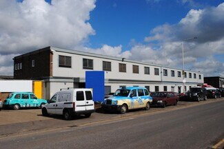 Plus de détails pour 11-17 Fowler Rd, Ilford - Bureau à louer