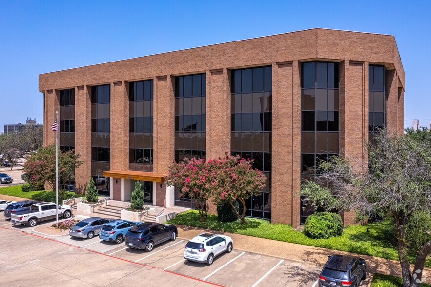 13465 Midway Rd, Farmers Branch, TX for lease - Building Photo - Image 2 of 32