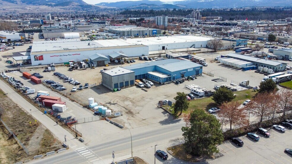 1505 Hardy St, Kelowna, BC à vendre - Photo du bâtiment - Image 2 de 10