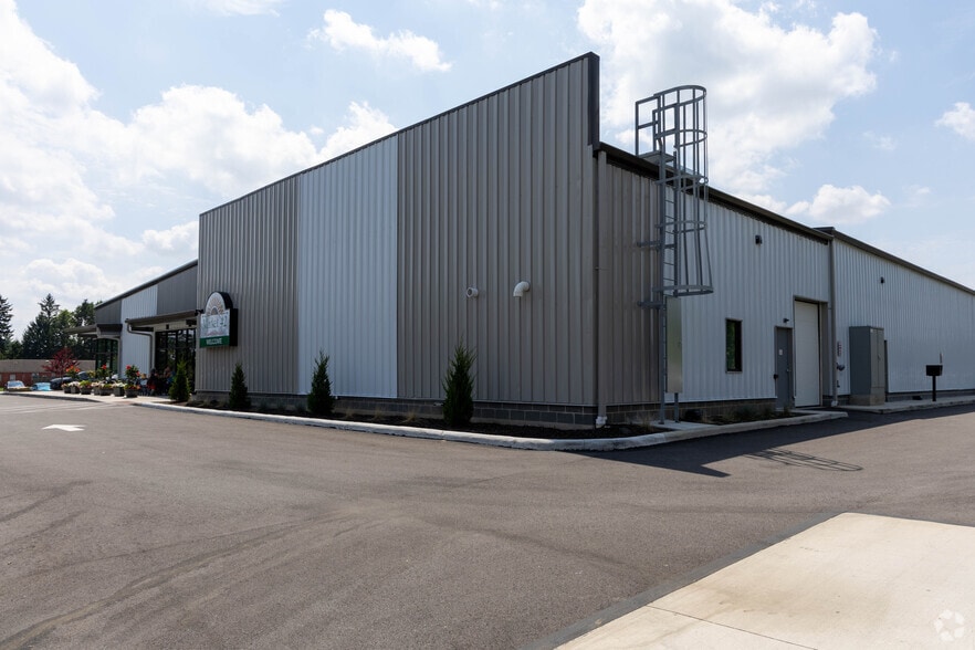 2075 Pearl Rd, Brunswick, OH for lease - Building Photo - Image 3 of 5