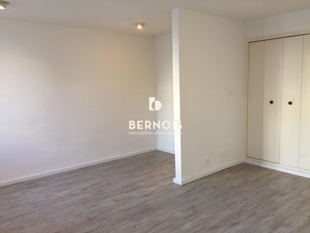 Office in Toulon for lease Interior Photo- Image 1 of 7