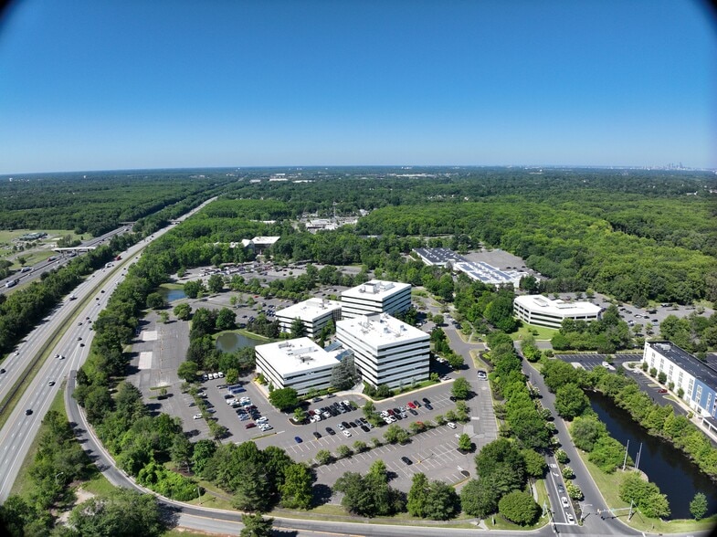 6000 Midlantic Dr, Mount Laurel, NJ for lease - Matterport Community - Image 3 of 32