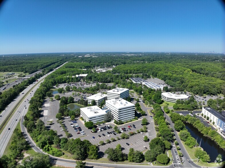 6000 Midlantic Dr, Mount Laurel, NJ for lease - Matterport Community - Image 3 of 32