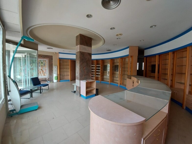 Retail in El Ejido, Almería for sale - Building Photo - Image 3 of 11