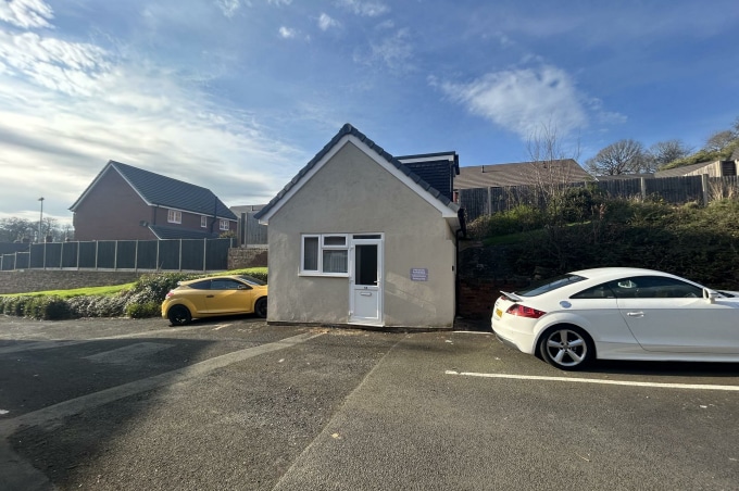 435-437 Halesowen Rd, Cradley Heath à louer - Photo du bâtiment - Image 3 de 3