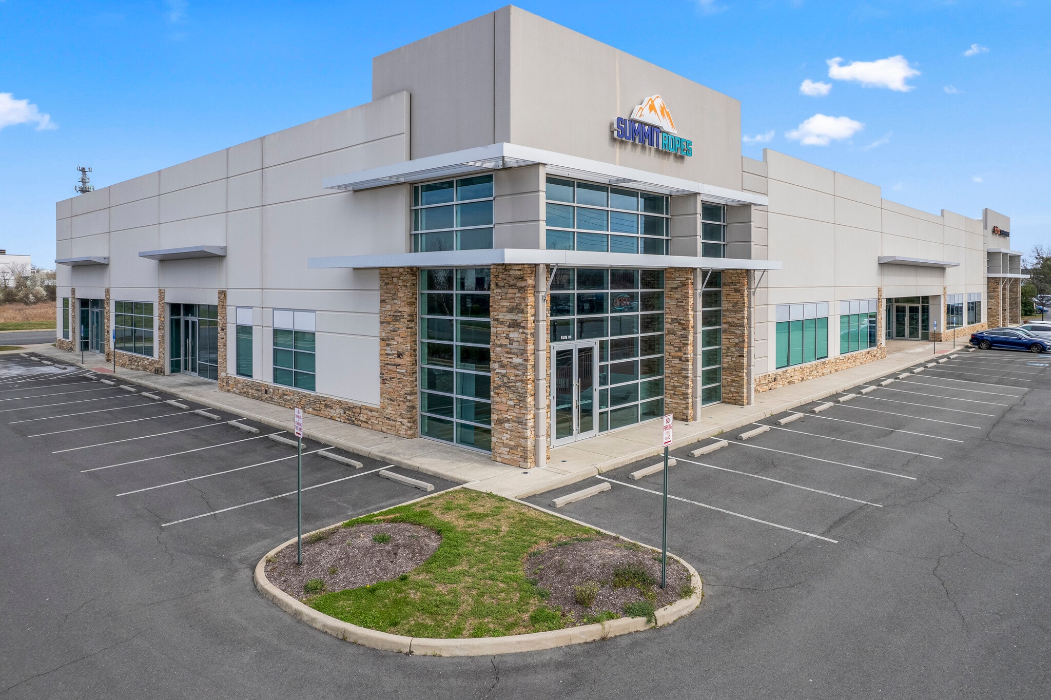 44810 Old Ox Rd, Sterling, VA for lease Primary Photo- Image 1 of 16