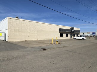 Plus de détails pour 7620 Yellowhead Trl NW, Edmonton, AB - Industriel à vendre