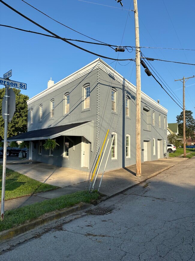 Plus de détails pour 46 Jefferson St, Brookville, OH - Commerce de détail à vendre