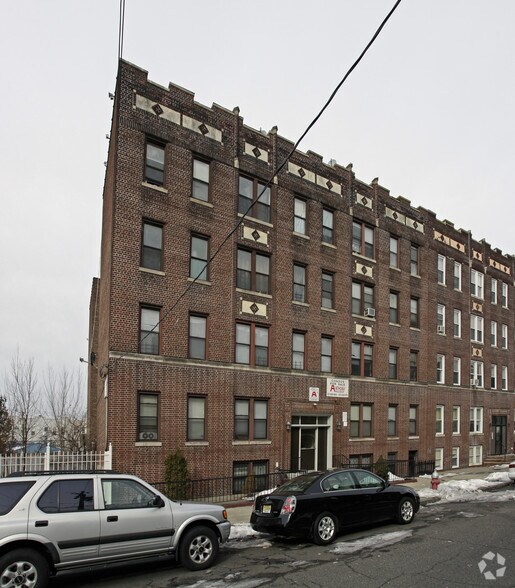 117 Corbin Ave, Jersey City, NJ à vendre - Photo du bâtiment - Image 2 de 3