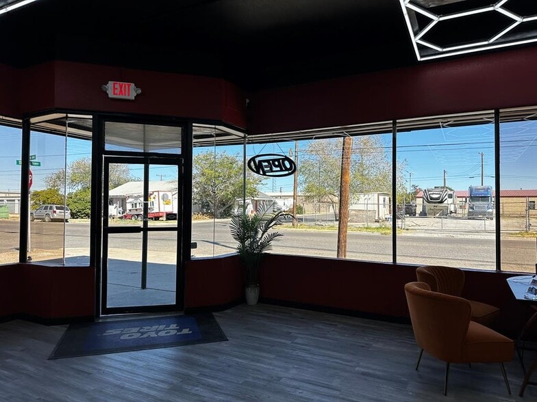 301 S Betty Ave, Monahans, TX for sale - Interior Photo - Image 2 of 23