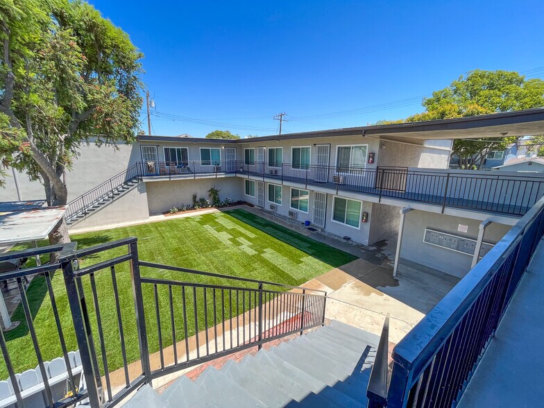 925 S Malden Ave, Fullerton, CA à vendre - Photo principale - Image 1 de 7