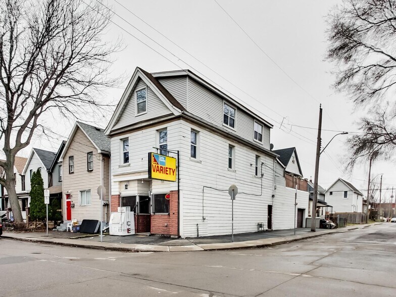 44 Francis St, Hamilton, ON à vendre - Photo du bâtiment - Image 2 de 47