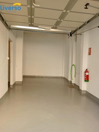 Plus de détails pour Multi-résidentiel à vendre