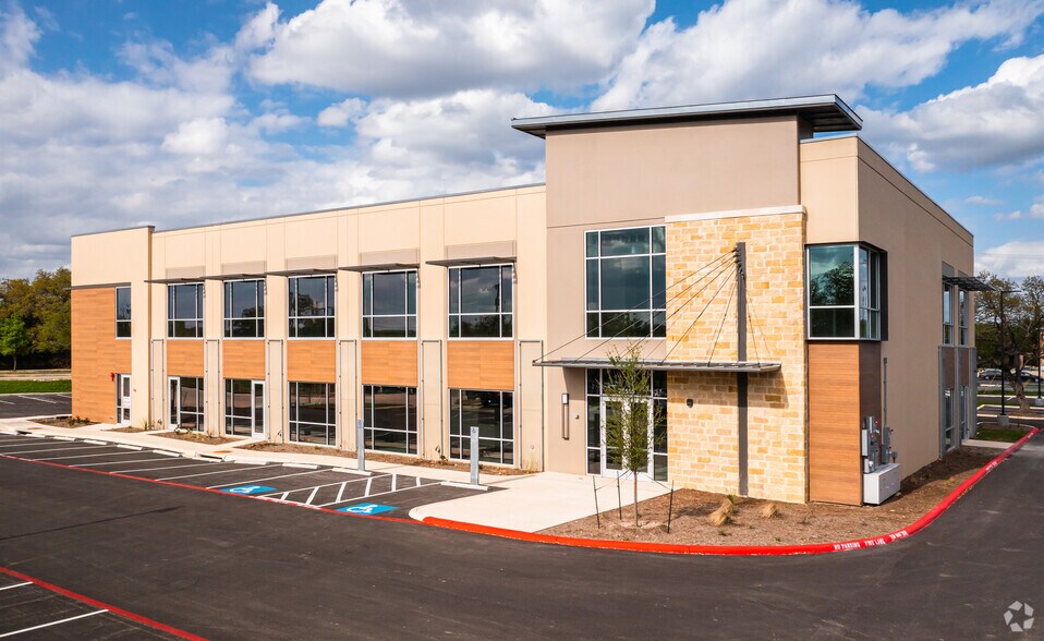 25555 W IH-10, San Antonio, TX à louer - Photo du bâtiment - Image 2 de 11