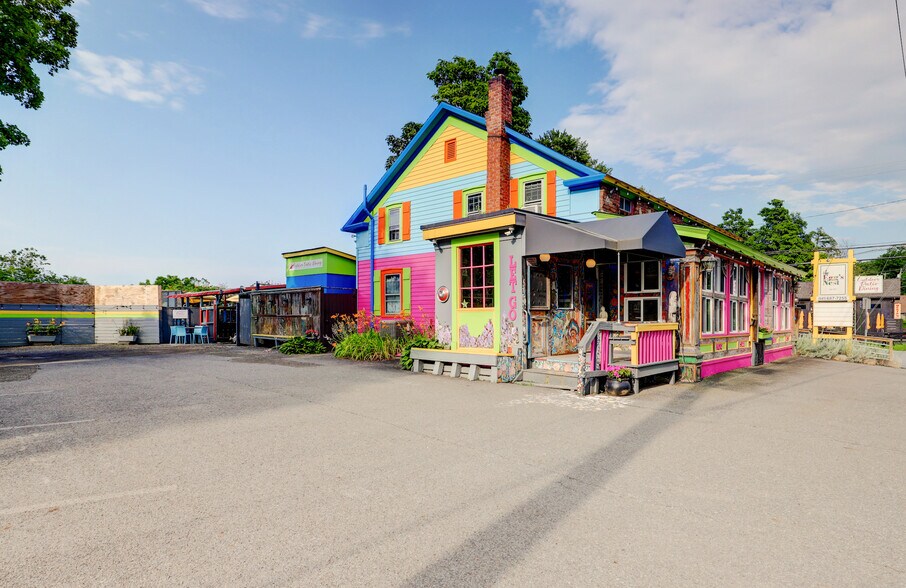 1300 State Route 213, High Falls, NY à vendre - Photo du bâtiment - Image 2 de 54