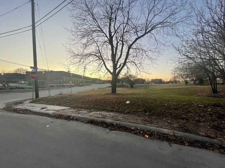 243 Wolfe Rd, San Antonio, TX à vendre - Photo du bâtiment - Image 3 de 9