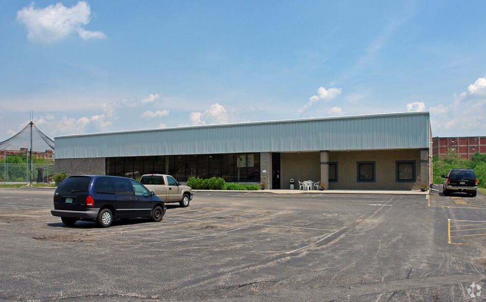 150 Industrial Dr, Lawrenceburg, IN for lease - Primary Photo - Image 1 of 26