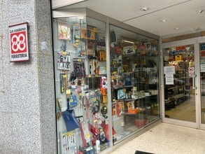 Retail in Badalona, Barcelona for lease Interior Photo- Image 2 of 27