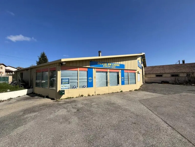 8 Avenue De Jallieu, L'Isle-d'Abeau à vendre - Photo du bâtiment - Image 2 de 9