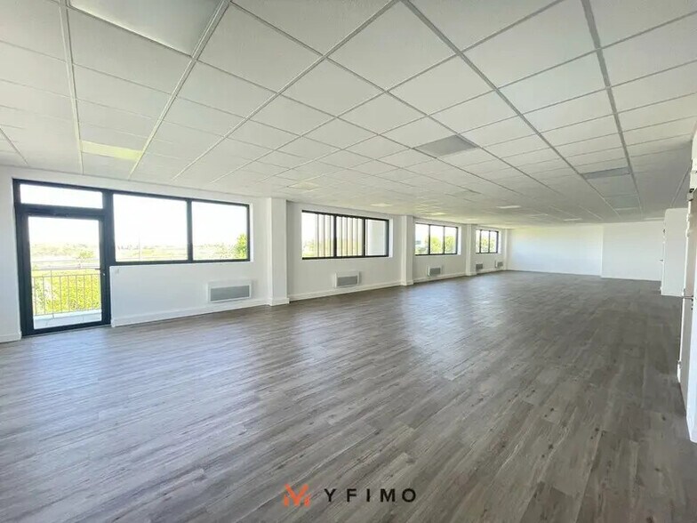 Flex dans Flins-sur-Seine à louer - Photo du bâtiment - Image 3 de 7