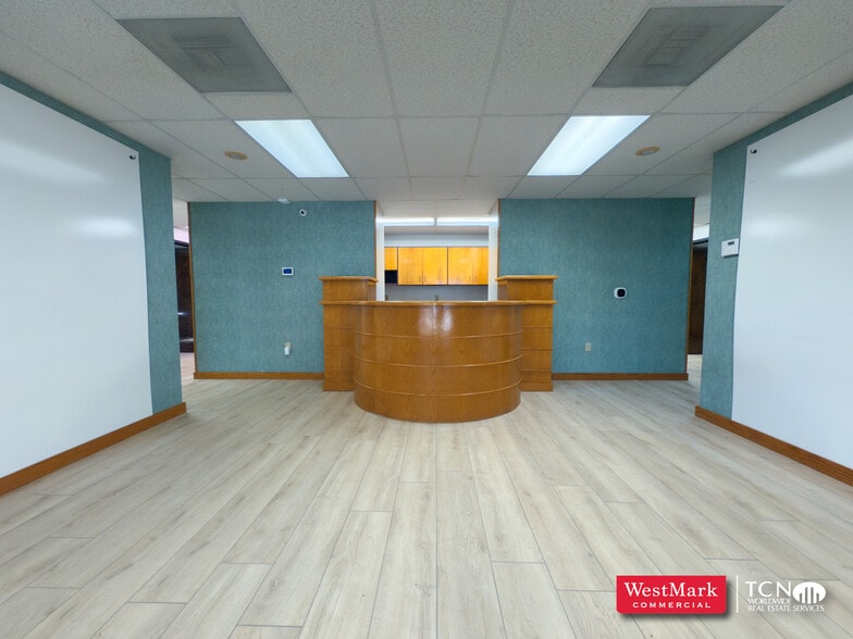 7820 Orlando Ave, Lubbock, TX for lease - Interior Photo - Image 2 of 7