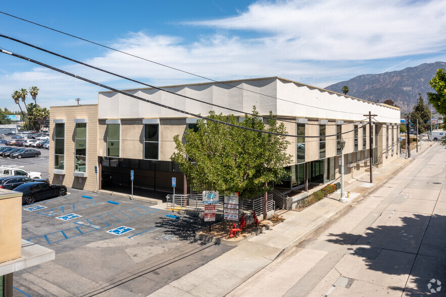 133-145 N Altadena Dr, Pasadena, CA for lease - Building Photo - Image 2 of 7