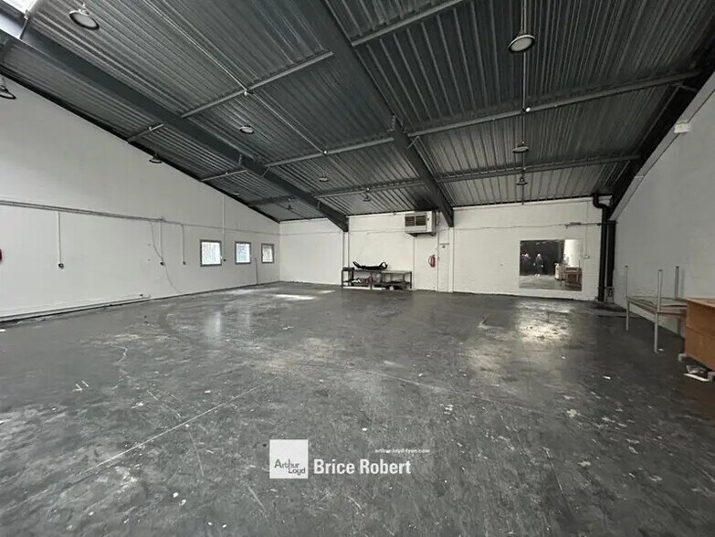 6 Chemin Des Gorges, Dardilly for lease - Interior Photo - Image 2 of 8