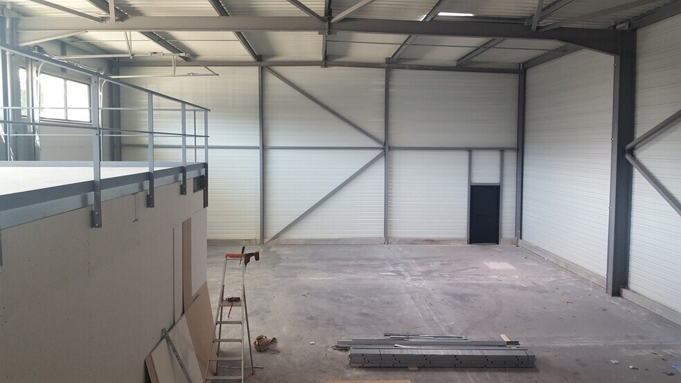 Flex in Mérignac for lease - Building Photo - Image 1 of 10