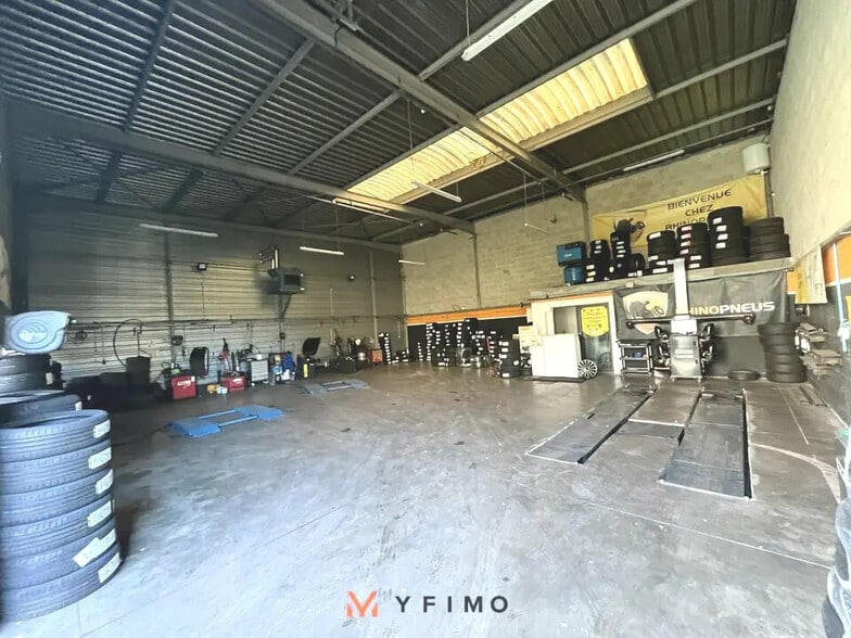 Flex in Les Mureaux for sale - Interior Photo - Image 2 of 6