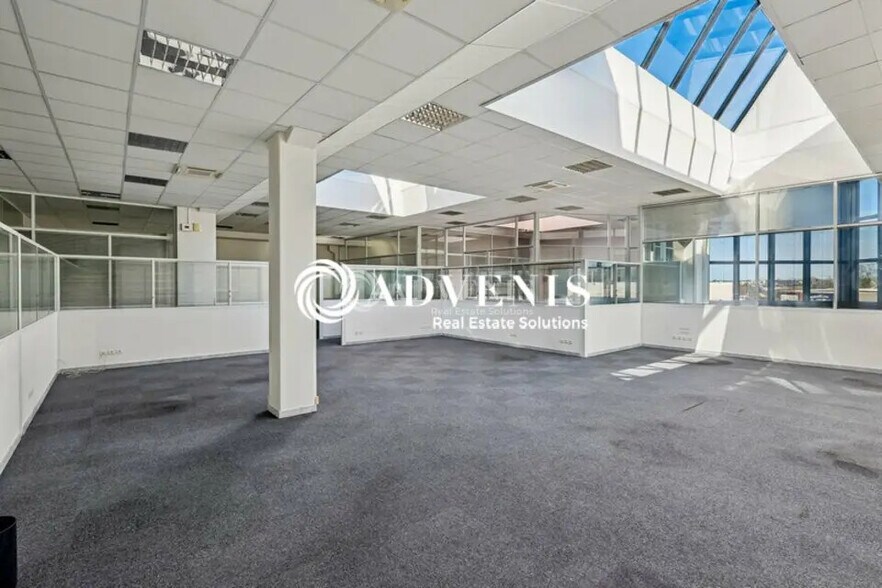 Office in Champigny-sur-Marne for lease - Interior Photo - Image 2 of 12