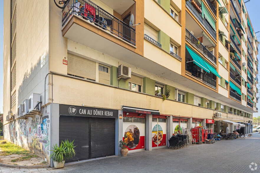 Retail in Rubí, Barcelona for lease - Building Photo - Image 2 of 3