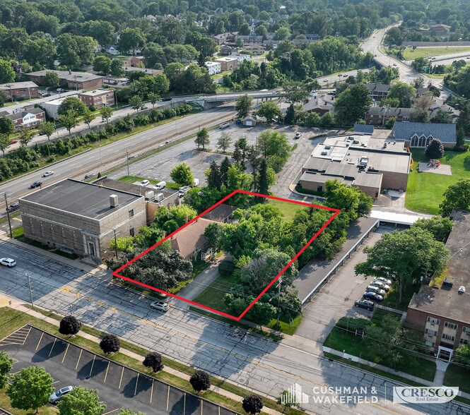 1560 Wagar Rd, Rocky River, OH à vendre - Photo du bâtiment - Image 2 de 5